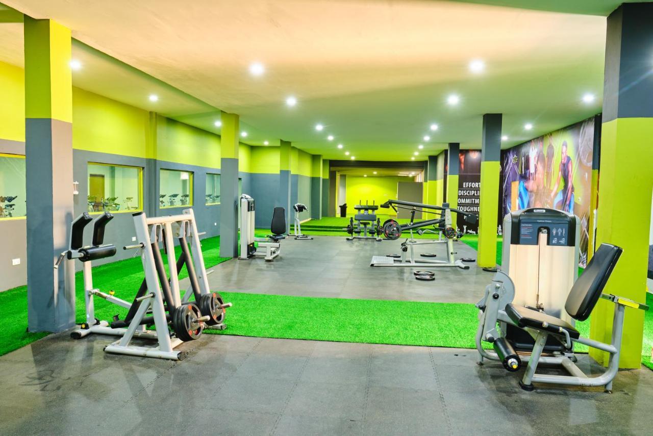 Legon City Mall Short Stay Apartments For Business And Vacation - East Legon อักกรา ภายนอก รูปภาพ