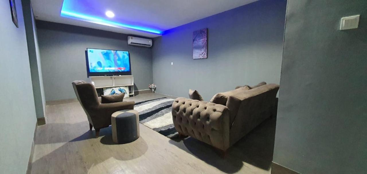 Legon City Mall Short Stay Apartments For Business And Vacation - East Legon อักกรา ภายนอก รูปภาพ