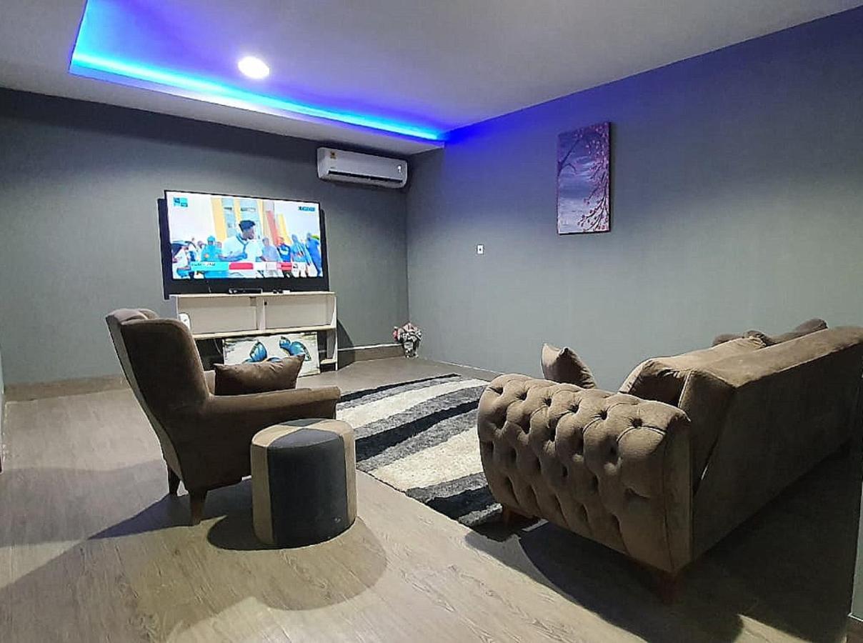 Legon City Mall Short Stay Apartments For Business And Vacation - East Legon อักกรา ภายนอก รูปภาพ