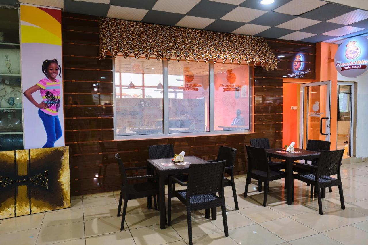 Legon City Mall Short Stay Apartments For Business And Vacation - East Legon อักกรา ภายนอก รูปภาพ