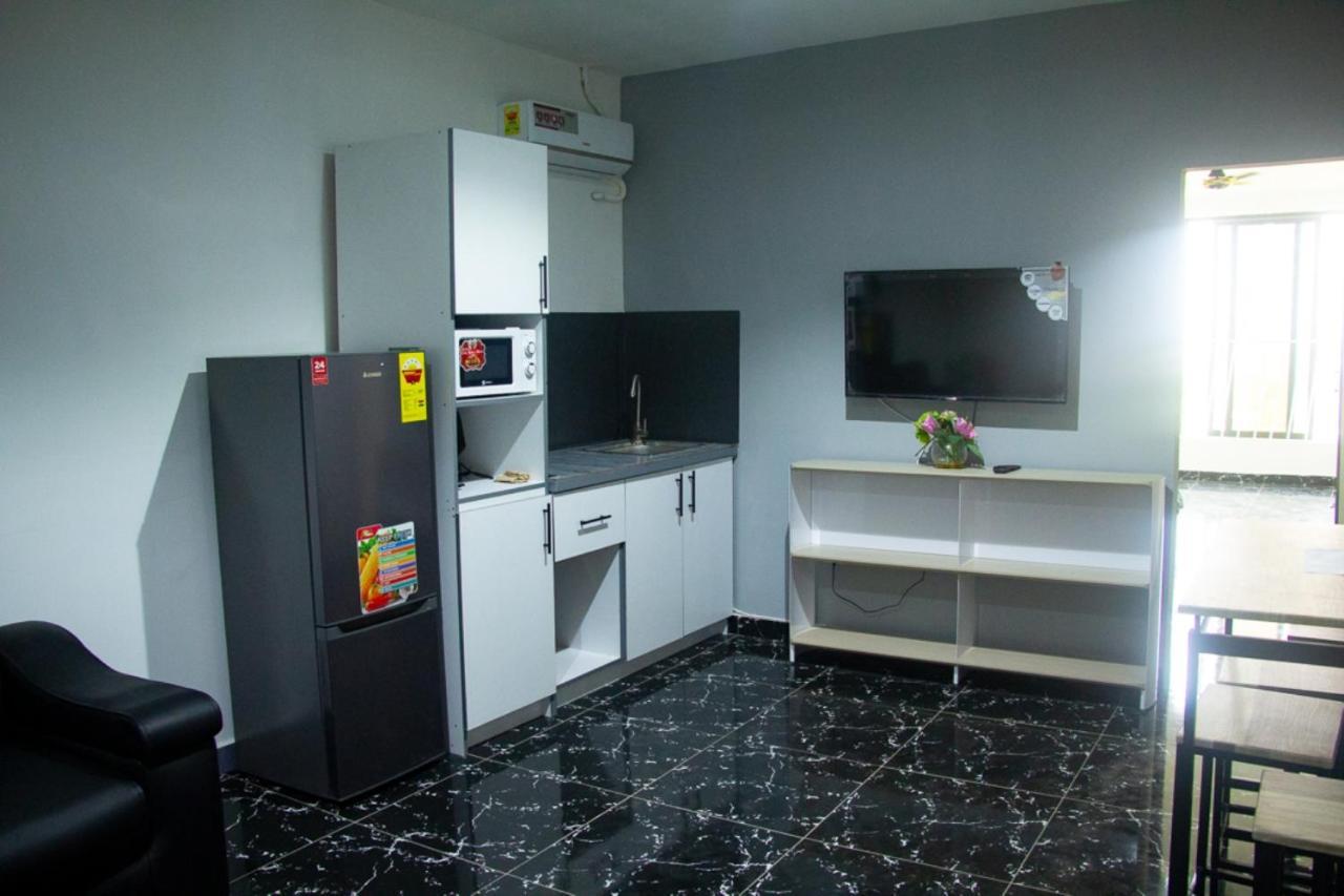 Legon City Mall Short Stay Apartments For Business And Vacation - East Legon อักกรา ภายนอก รูปภาพ