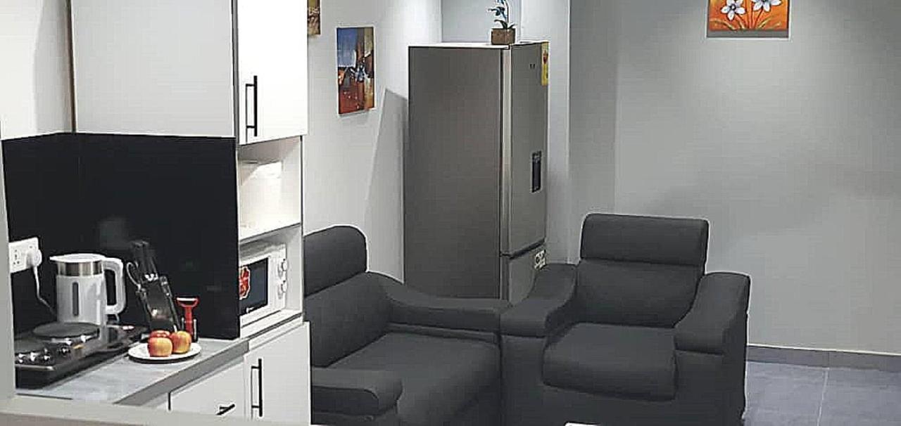Legon City Mall Short Stay Apartments For Business And Vacation - East Legon อักกรา ภายนอก รูปภาพ